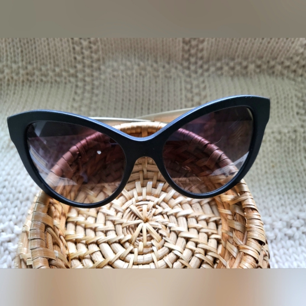 BURBERRY Sunshades